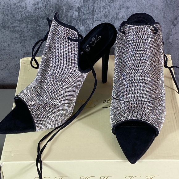 New with tags - Picture 1 of 2